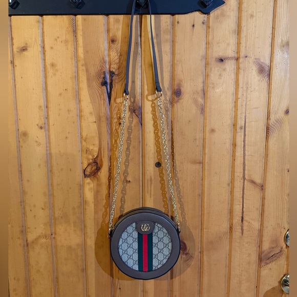 Gucci Handbags - Gucci Crossbody Bag